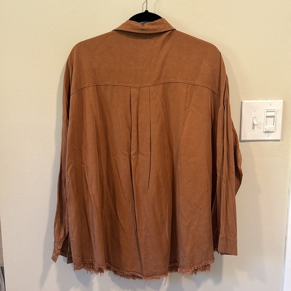 SEWN + SEEN Raw Hem Oversized Button Down Top Light Rust / Camel Brown sz M NWOT - Picture 5 of 9